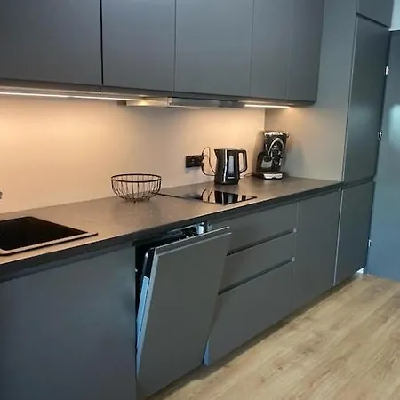 Comfortable Apartment, Zone, *