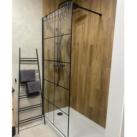 Comfortable Apartment, Zone,
